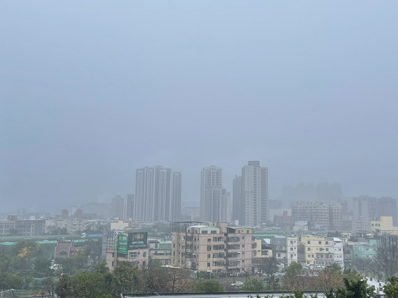 新竹地區6日下雨，新竹縣政府表示，從昨天至今天下午竹縣累積雨量約40毫米，目前觀察蓄水量並未明顯增加。(圖：中央社)