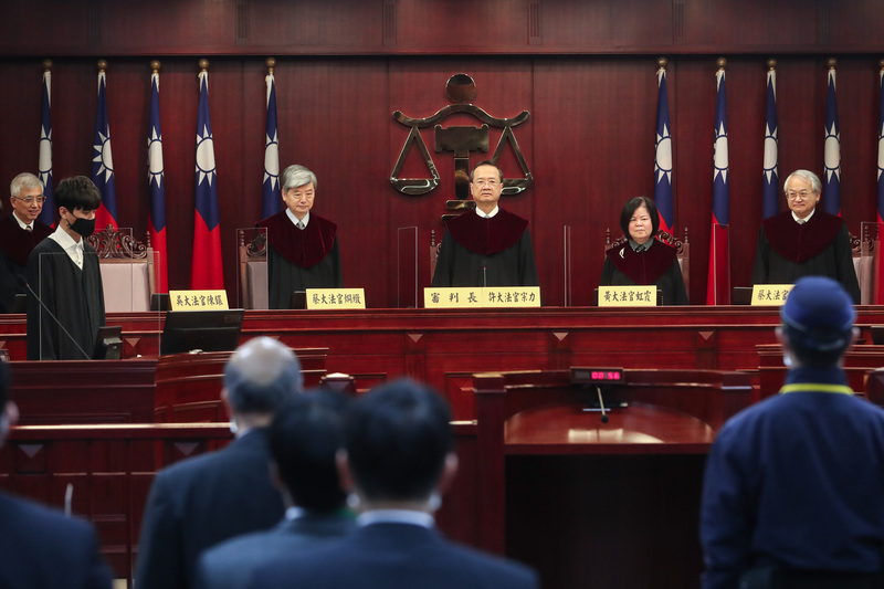 司法院大法官9日針對原民王光祿打獵釋憲案進行言詞辯論，包括聲請人、相關機關及法庭之友代表針對事前許可制及狩獵工具限自製獵槍是否違憲等爭點陳述意見。 (圖：中央社)