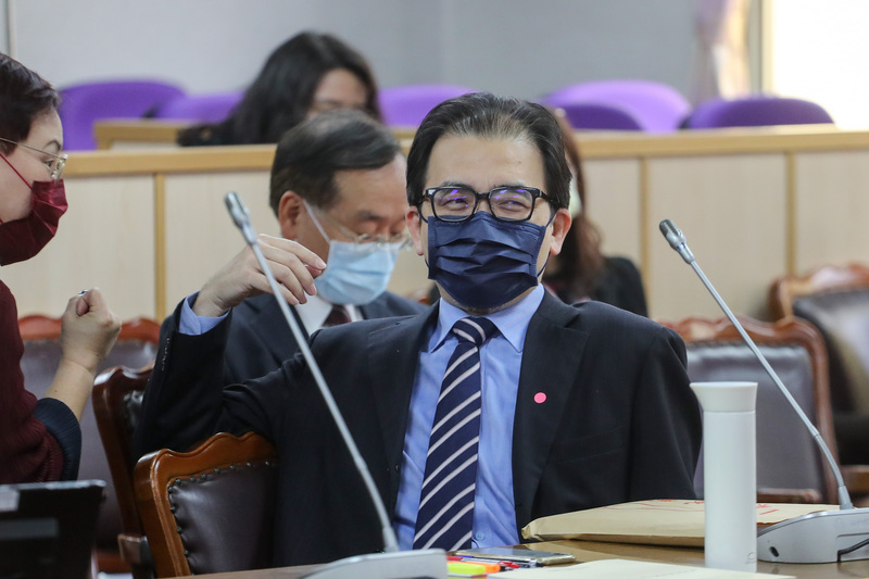 立法院司法及法制委員會10日邀請考試院祕書長劉建忻（前）列席報告，並備質詢。 (圖：中央社)