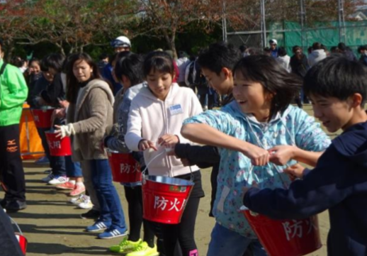 日本校園定期舉辦防災演練，讓防災落實生活當中。(圖:台灣世代智庫提供)