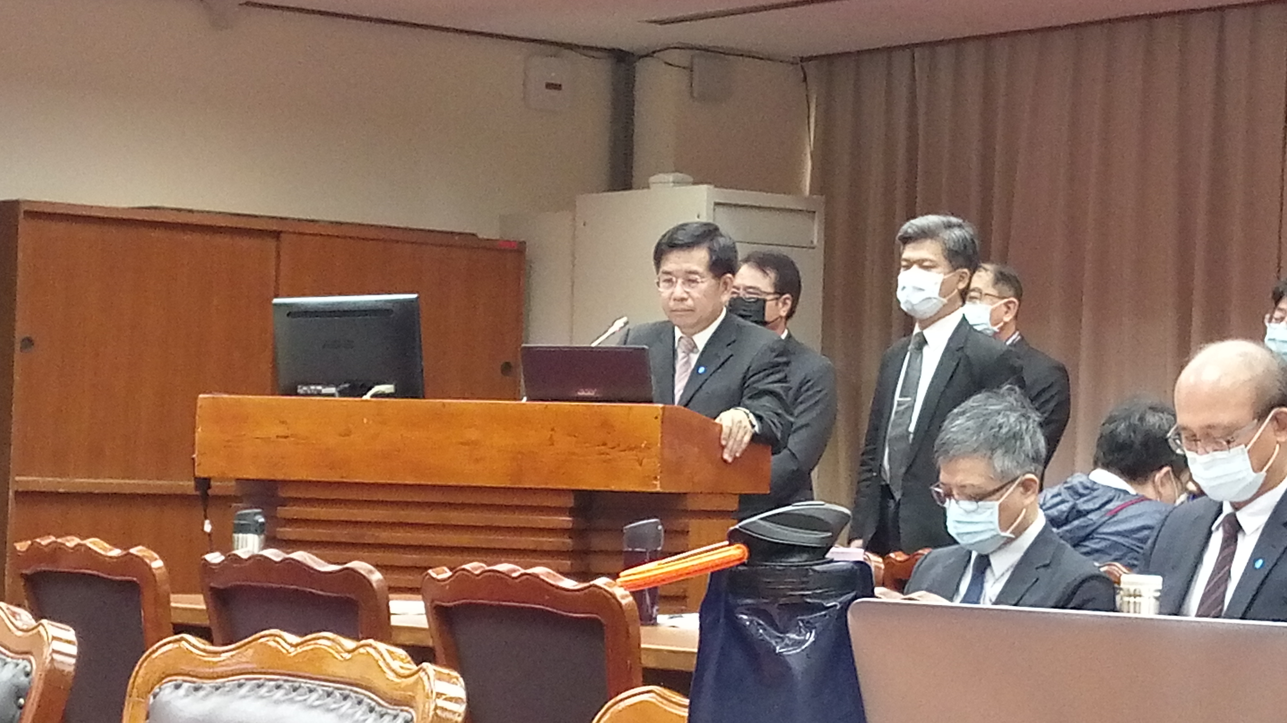 教育部長潘文忠在立法院教育及文化委員會進行教育部業務概況報告。(陳國維 攝)