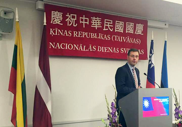 曾任教育部長和國會友台小組主席史特波奈維希亞斯(Gintaras Steponavičius)擔任「立陶宛－台灣論壇」論壇主席，準備強化對台關係。(資料照 / 翻攝自Gintaras Steponavičius臉書)