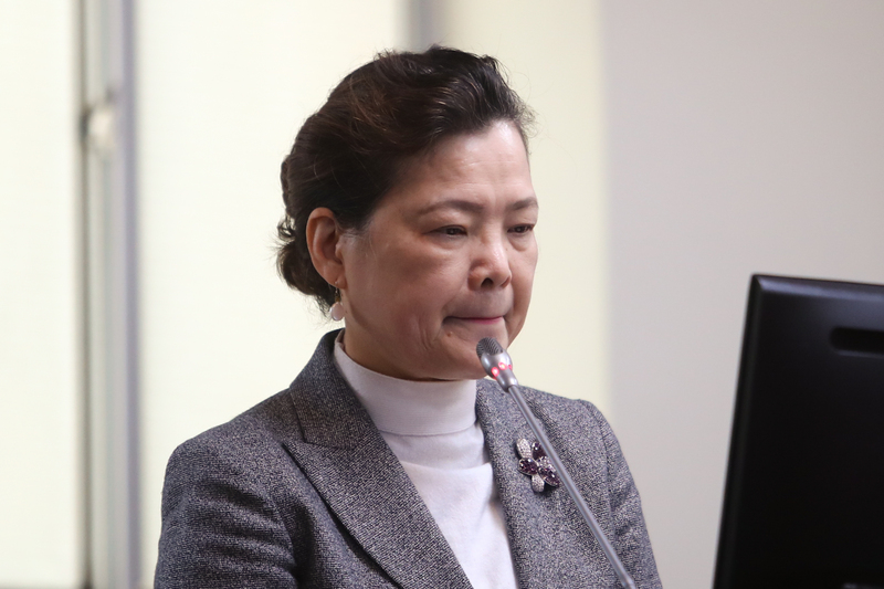 中油三接天然氣接收站建置案引發破壞藻礁疑慮，立法院經濟委員會24日邀請經濟部長王美花（圖）針對此案報告備詢。 (圖：中央社)