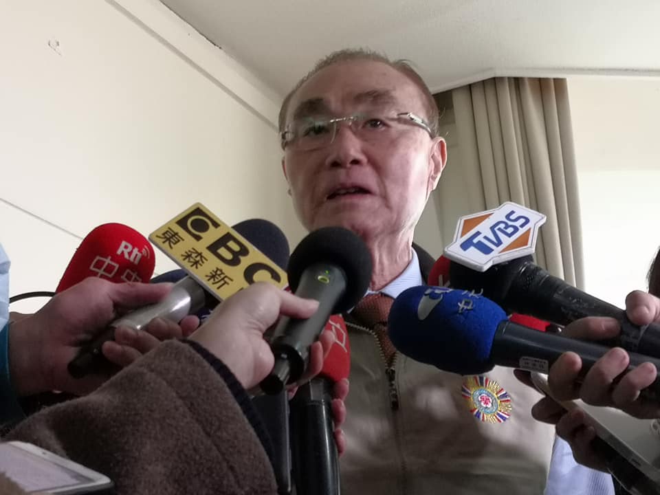 退輔會主委馮世寬30日表示，他不擅台語，但「議場不是戰場」，希望大家互相諒解。(資料照/劉玉秋攝)