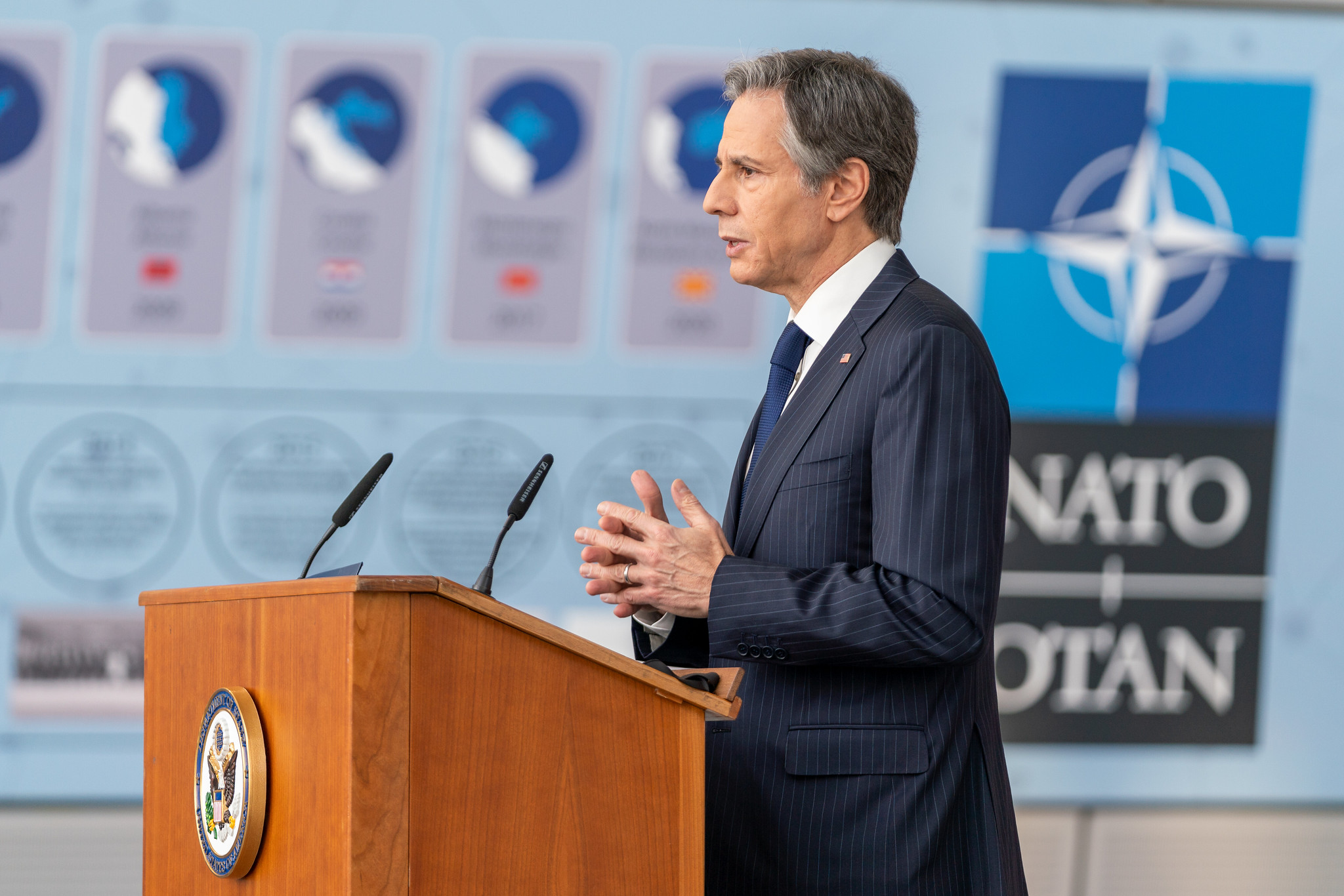 美國國務卿布林肯(Antony Blinken)24日在北大西洋公約組織(NATO)總部發表演說。 (圖:美國國務院)