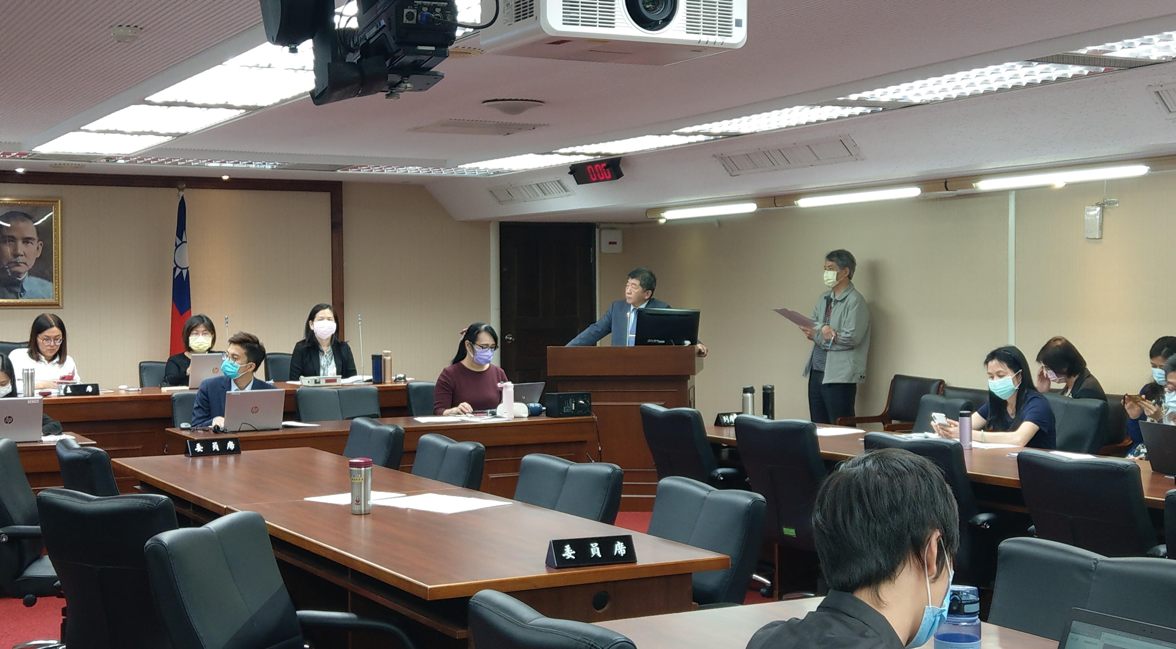 衛福部長陳時中31日在立法院衛環委員會備詢。(劉品希 攝)