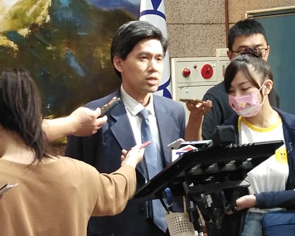 台大政治系教授左正東認為，中國在520前的敏感時間宣佈啟用W122、W123航路，當然是要向即將上任的頼政府示警。（資料照/王韋婷 攝）