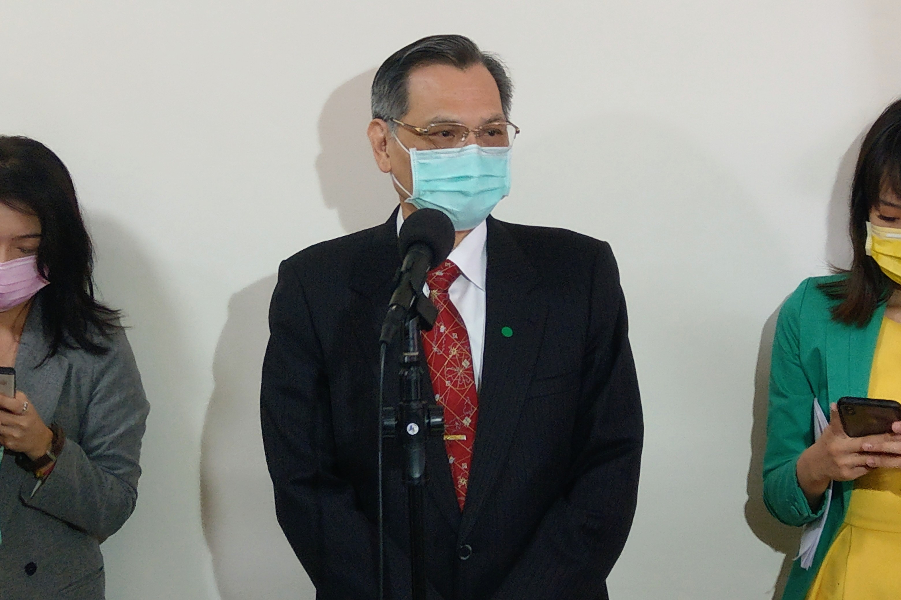 國安局長陳明通1日到立法院外交及國防委員會報告「近期美中台三邊關係及周邊海域情勢發展對我國安影響」。(歐陽夢萍 攝)