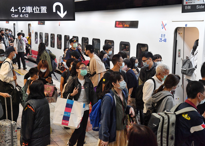 圖為台鐵普悠瑪列車 (資料照片/中央社)