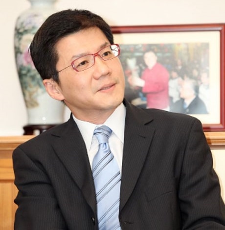 新北市政府小內閣異動，現任觀光旅遊局局長張其強調任新北市政府副秘書長。(圖：新北市政府網站)