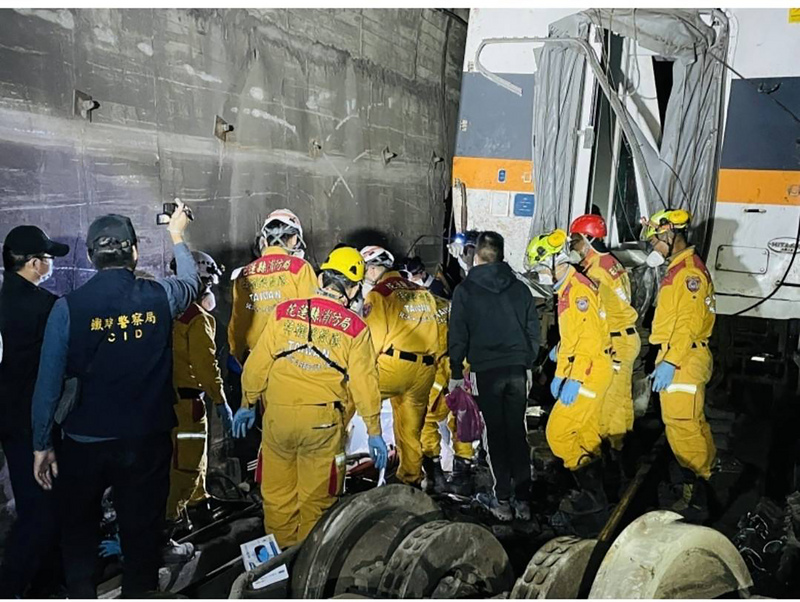 台鐵太魯閣號發生重大死傷事故，捐款金額達新台幣8.1億。（花蓮縣警察局提供） (圖：中央社)
