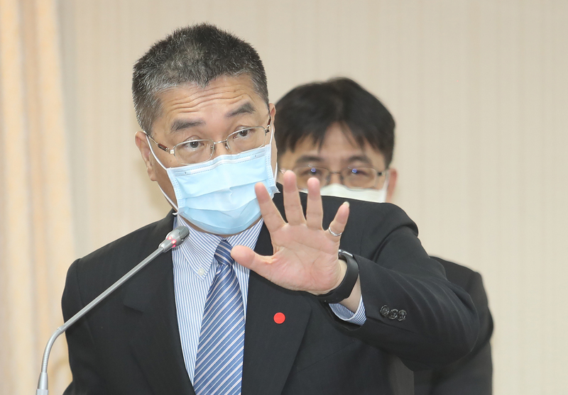 內政部長徐國勇強調，警員違法或毀壞風紀，絕對依法處理。 (圖：中央社檔案照)