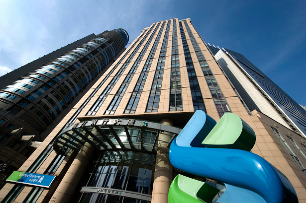 英商渣打銀行認為，未來1年美、歐元區經濟衰退機率超過4成，對美國聯準會來說，明年可能要走向準備降息的階段。(圖：渣打銀行臉書)
