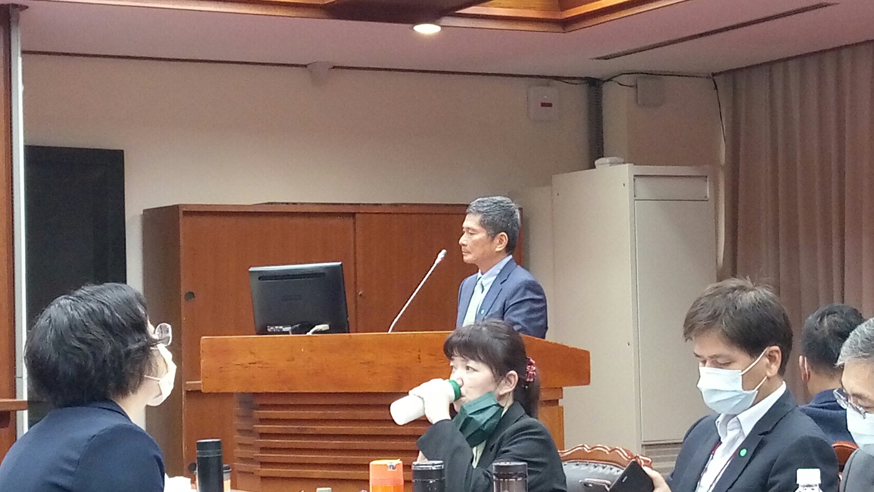 文化部長李永得赴立法院教育及文化委員會，就公共媒體法推動進度進行專題報告。(陳國維 攝)