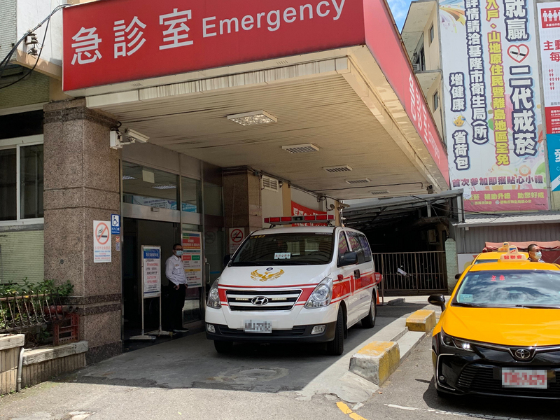 基隆兩歲男童確診卻引發病毒性腦炎，轉送北榮仍不治。圖為基隆醫院。(圖：中央社)