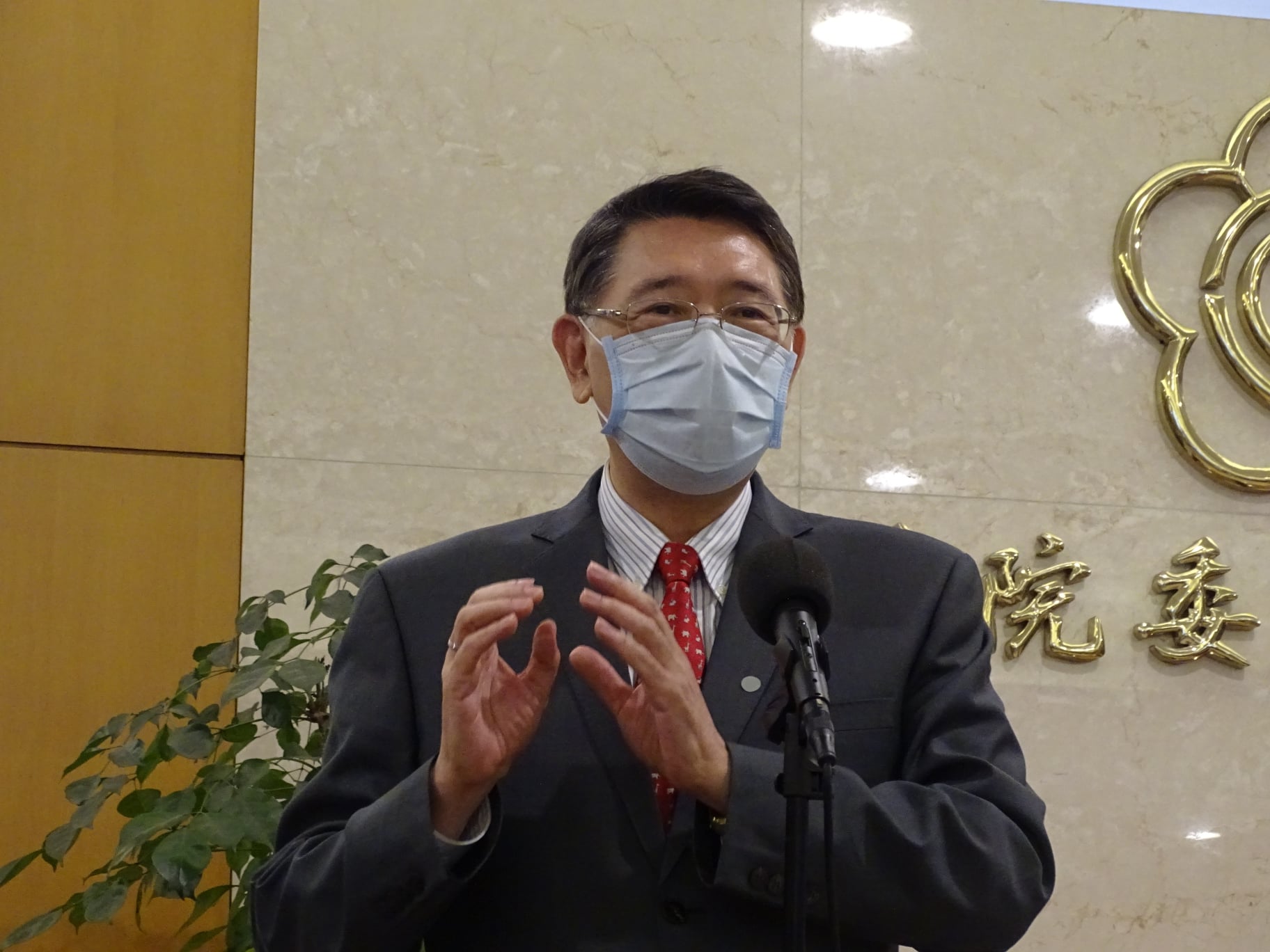 立法院秘書長林志嘉說明立院近來更新、增設監視器細節（劉玉秋攝）
