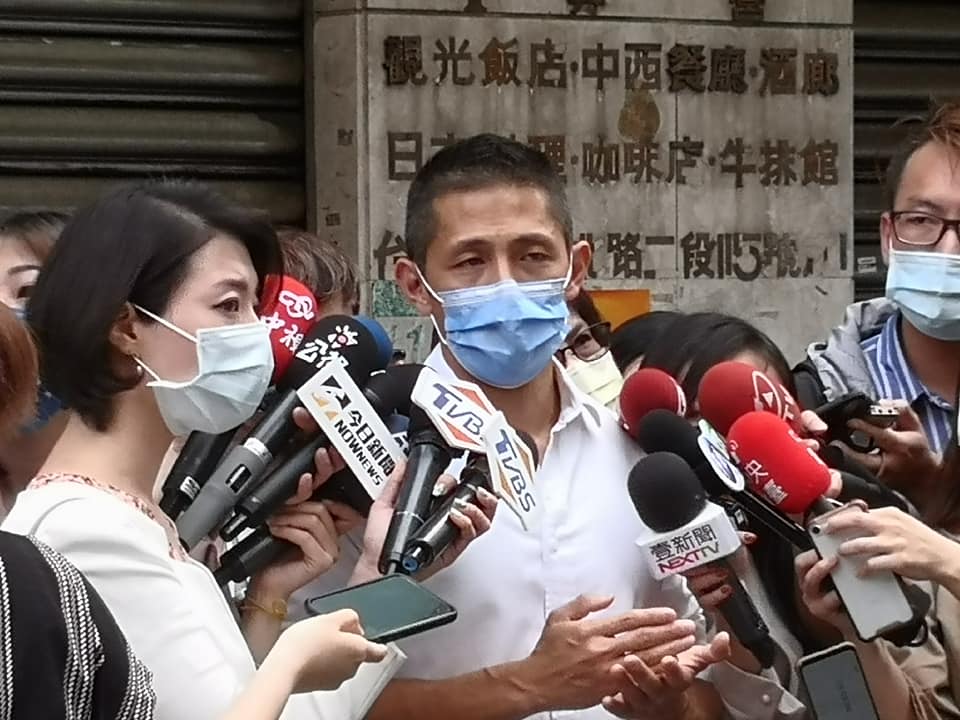 民進黨北市黨部主委吳怡農2日指出，市黨部執行長趙心瑜(趙介佑的姑姑)2日已遞辭呈。(劉玉秋 攝)