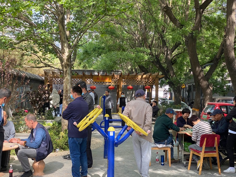 圖為北京一處公園，老年人聚集遊憩。 (圖：中央社)