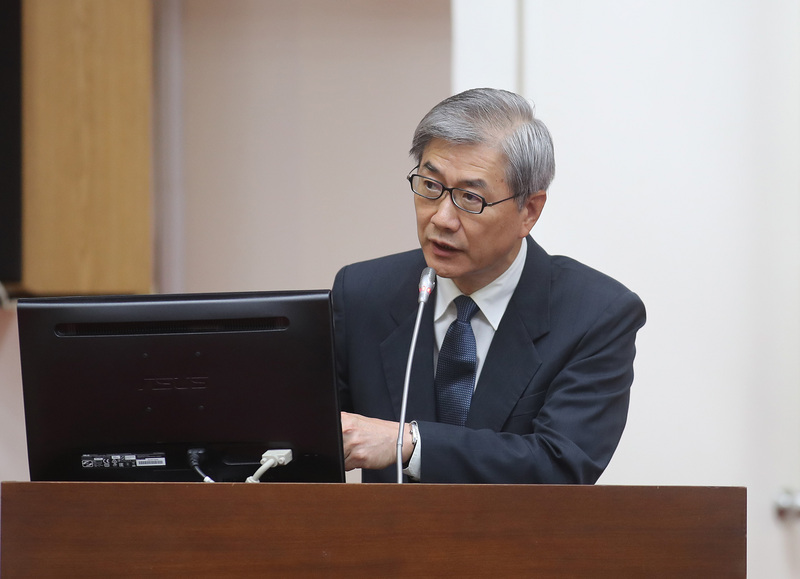 金管會主委黃天牧10日赴立法院財政委員會專案報告並備詢 (圖：中央社)