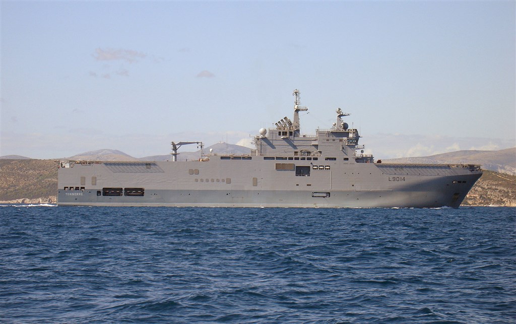 法國海軍兩棲攻擊艦雷電號（Tonnerre）參與四國聯合軍演 。(維基百科)