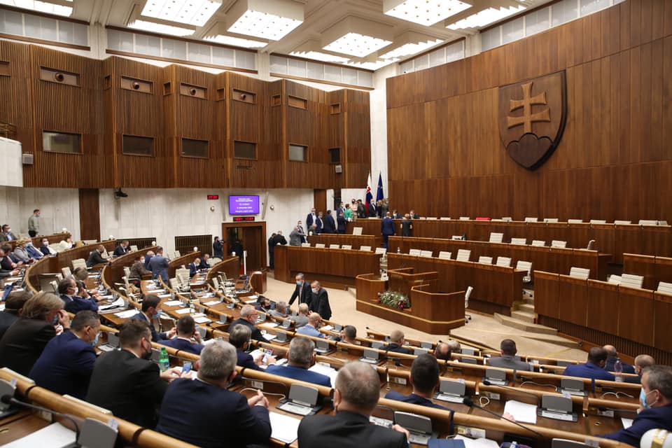 斯洛伐克國會通過決議，支持台灣以觀察員身分與會。(圖：斯洛伐克國會臉書)
