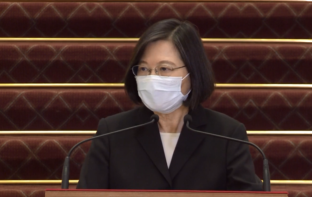 蔡英文總統13日召開國安高層會議，討論各機關針對COVID-19疫情進行的因應整備，並提出6項工作重點。(圖擷自蔡英文臉書直播)