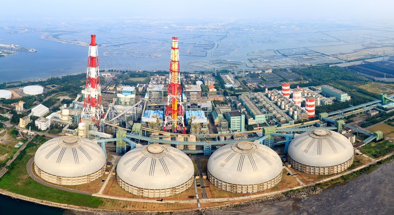 台電興達電廠。(臉書)