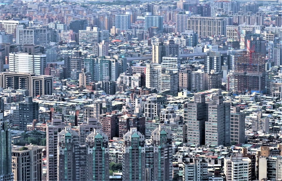 4月營建業測驗點狂飆，學者表示，房市表現比預期好。(資料照/沈聰榮攝)