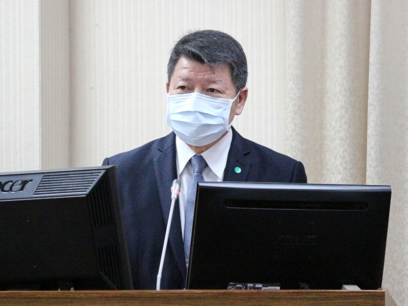國防部副部長張哲平在立法院受訪表示，人員收假進入營區前要求戴口罩、量體溫並清潔手部，落實TOCC調查，若有疑慮就不准進入 (央廣檔案/記者王照坤 攝)
