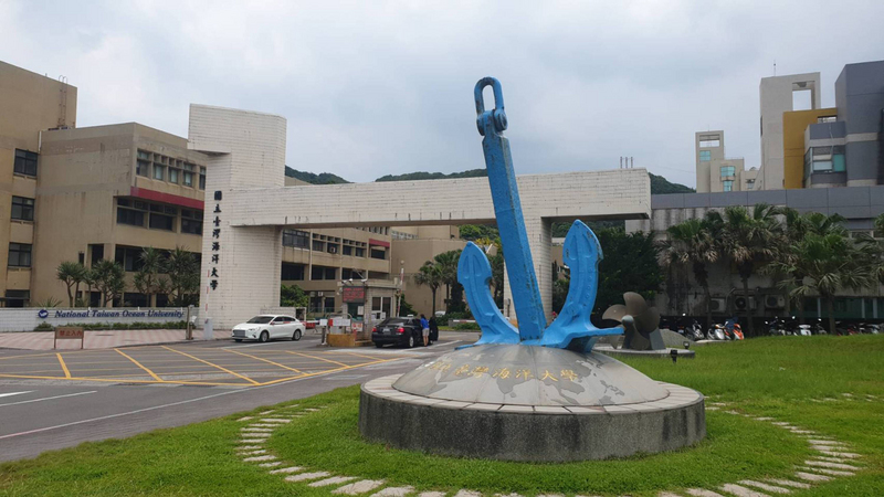 海洋大學通報一位教師確診，一位學生PCR陽性，緊急宣布採線上上課。 (圖：中央社)