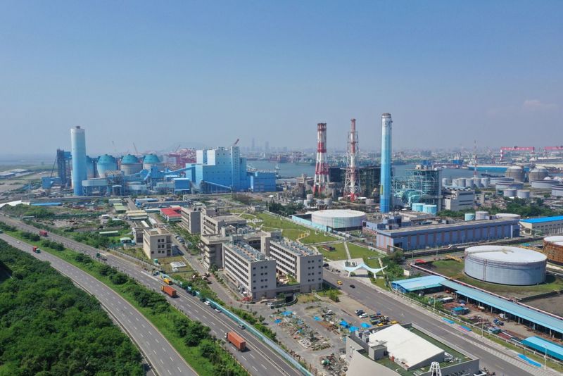 台電大林發電廠1號機組23日故障，係因發電機比壓器保險絲故障所致，台電緊急搶修。（大林發電廠提供） (圖：中央社)