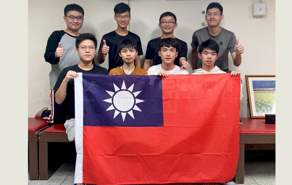 2021亞洲物理奧林匹亞競賽，我國共計獲得6金、2銀、3銅及2面榮譽獎，圖為國際排名第2名的台灣A隊。(圖：物理奧林匹亞競賽網站)