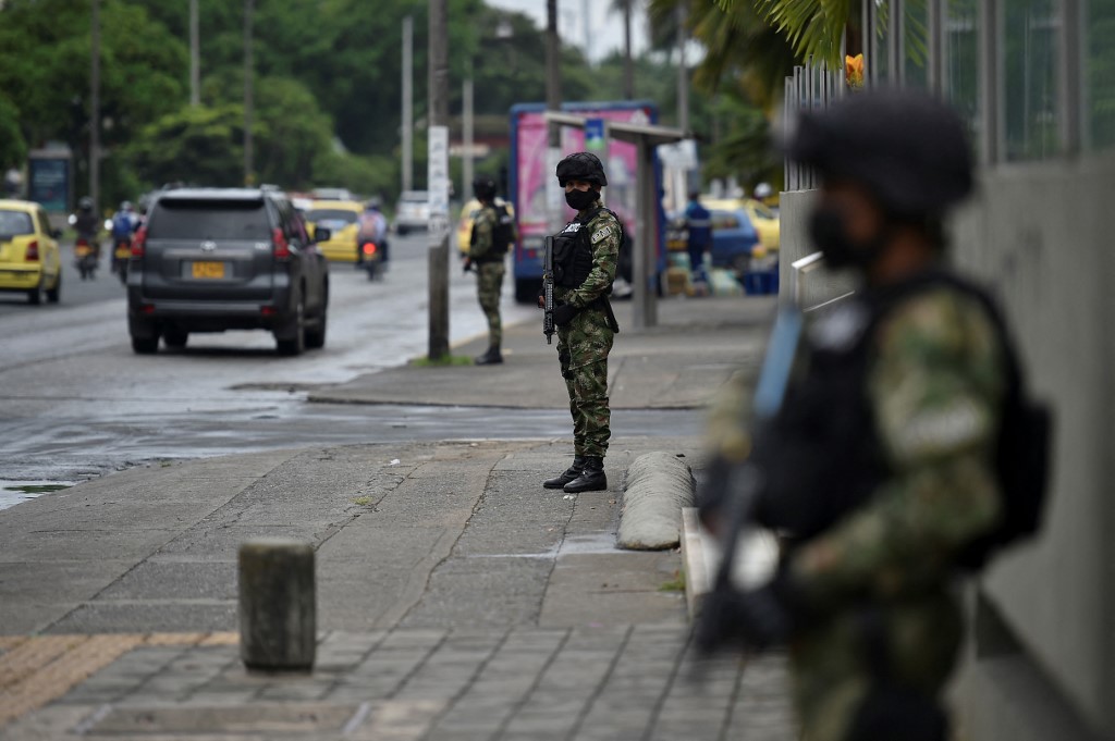 哥倫比亞反政府示威延燒，軍方29日加強對第3大城卡利市的管制。(AFP)