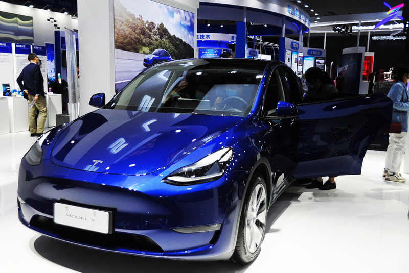 美國電動車廠特斯拉（Tesla）3日在中國宣布，即日起召回734輛進口的Model 3。特斯拉之前指，召回和中國市場屢傳的「煞車失靈」問題無關。圖為特斯拉在中國（上海）國際技術進出口交易會中展出的Model Y。 (圖：中央社)