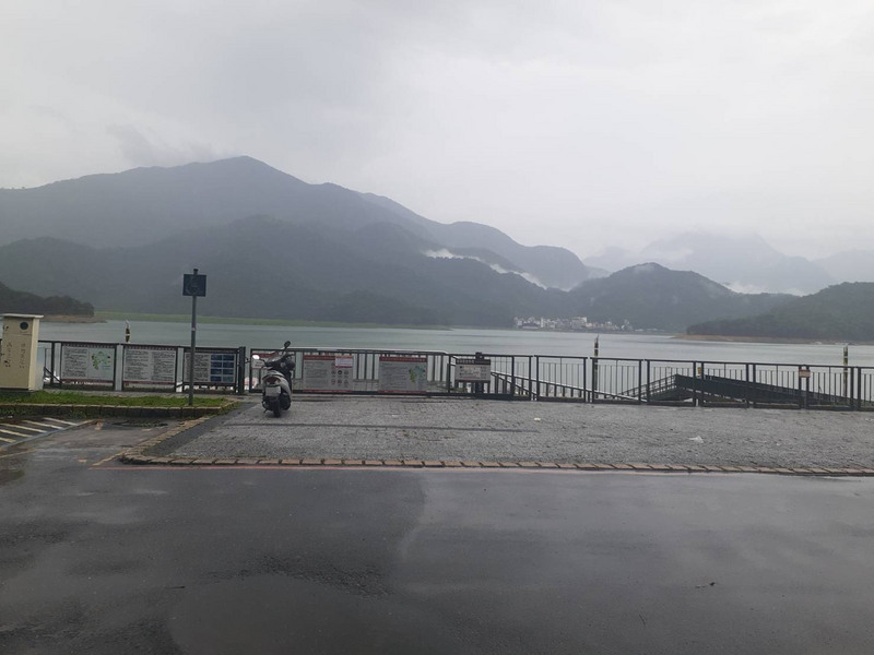 滯留鋒面影響台灣，雖然日月潭、霧社水庫近日蓄水增加，不過水庫及上游集水區5日上午雨量不多，居民希望再多點降雨，為水庫解渴。圖為日月潭湖景。（日月潭管理處提供） (圖：中央社)