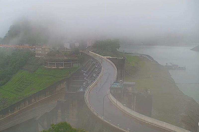 根據7日晚間7時統計，石門水庫所在石門站，近6小時累積降雨為158毫米，是氣象局全台雨量站第1名。 (圖：中央社)