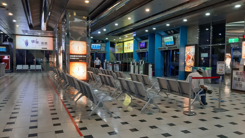 交通部公路總局24日在宣布端午疏運措施的同時，也坦承目前預售票僅賣出1成，跌幅超過5成。(圖：中央社)