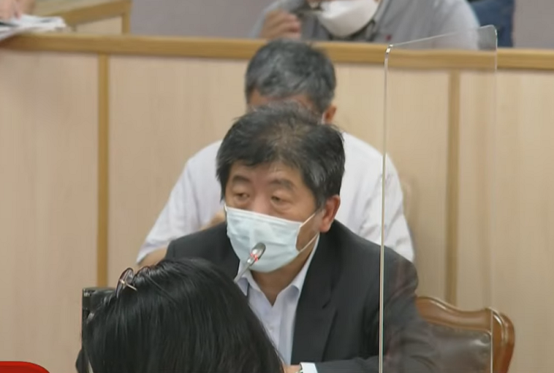 衛福部長陳時中17日表示，對以往的疫苗採購表達很抱歉，進貨速度確實慢，但也盡力多方溝通。(圖擷自國會頻道)