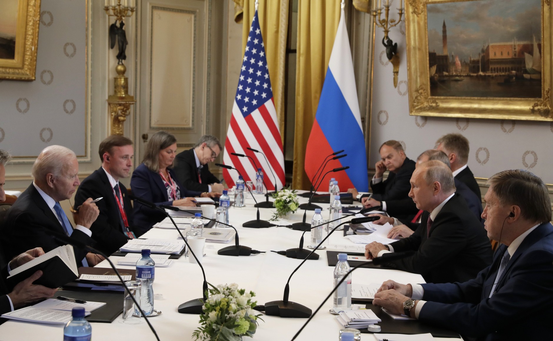 美國總統拜登(Joe Biden)與俄羅斯總統蒲亭(Vladimir Putin)16日在日內瓦拉格蘭奇別墅(Villa La Grange)舉行兩人首次高峰。 (圖:克宮)