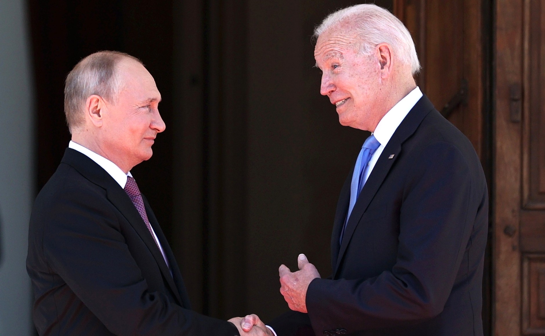 美國總統拜登(Joe Biden)與俄羅斯總統蒲亭(Vladimir Putin)去年在日內瓦的會面。 (圖:克宮)