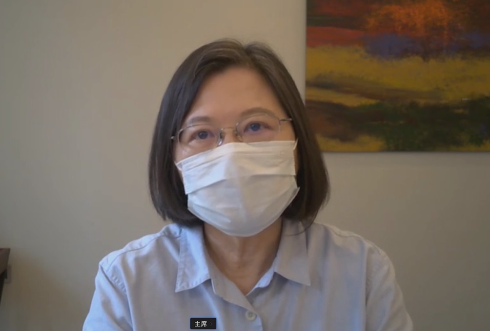 兼任民進黨主席的蔡英文總統23日在民進黨中常會上關切北農疫情的後續處理。（圖：民進黨提供）