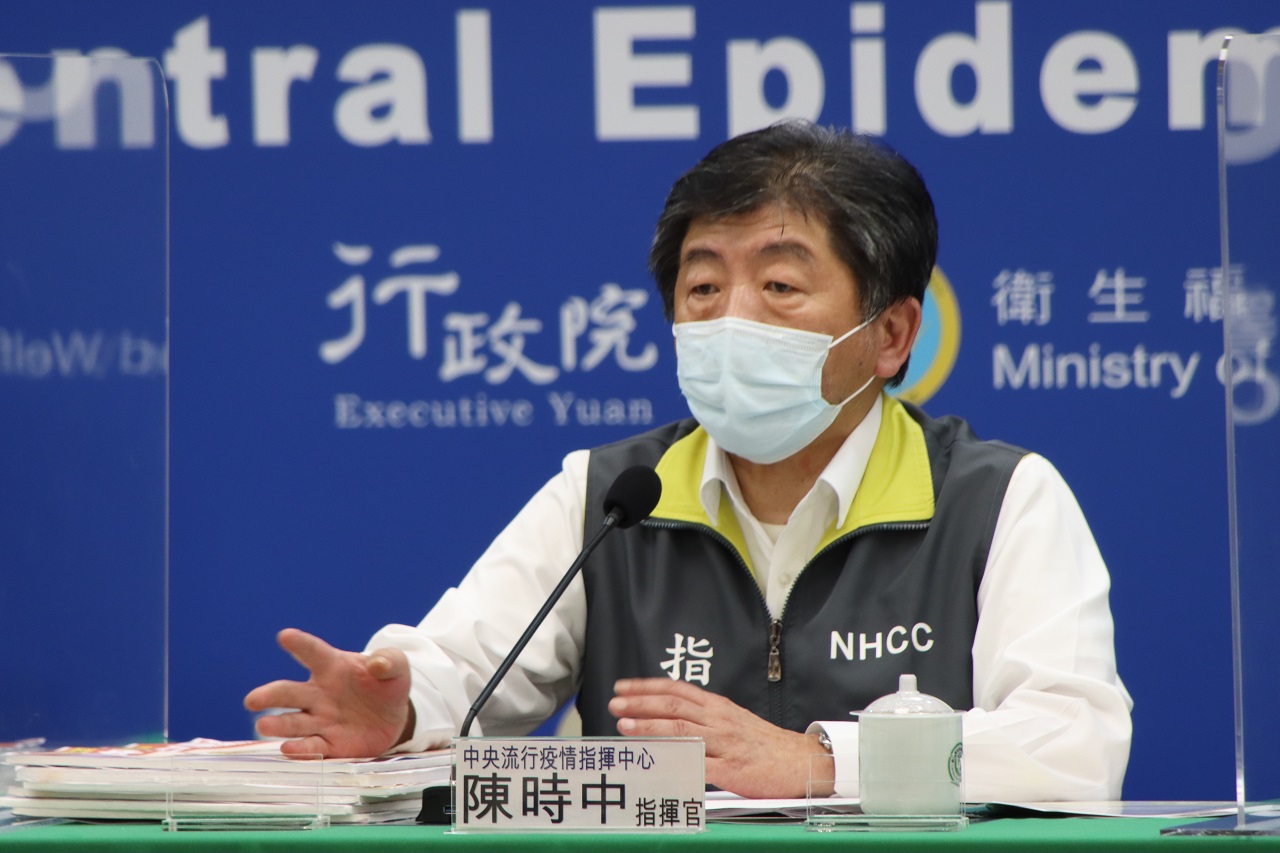高端疫苗申請EUA仍須補件，陳時中28日表示，食藥署要求補件是常有的事，無法預測何時會進行EUA審查，他並透露國產疫苗審查目前未考慮比照FDA模式線上直播公開。(指揮中心提供)