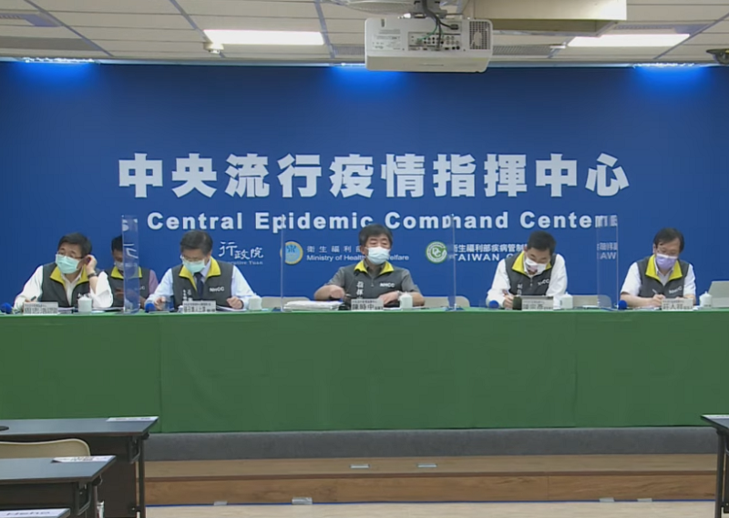 中央流行疫情指揮中心指出，2日新增的確診死亡案例中，有兩起特殊個案，一為彰化防疫旅館大火罹難者，一名則是日前路倒的愛爾蘭籍男子。(圖擷自YouTube)
