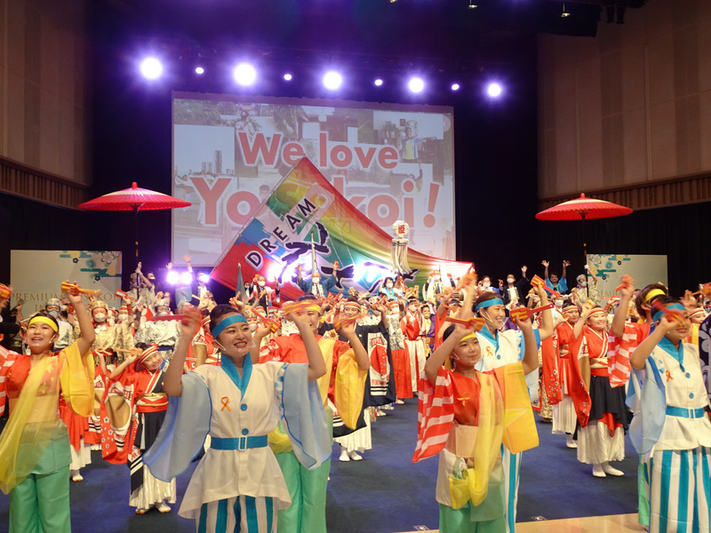 為了聲援東京奧運開幕，日本夜來祭應援企劃執委會4日在東京舉辦「夜來祭特映會in東京」，日本25隊，法國、越南等4國6隊共31隊參與。東京主會場有6隊表演。 (圖：中央社)