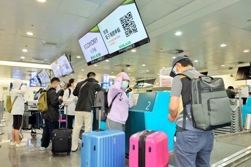 受COVID-19疫情影響，台灣邊境封鎖已2年多，但隨著各國邊境陸續解封，也朝著開放的方向走。圖為桃機二航廈。(示意圖/圖：中央社)