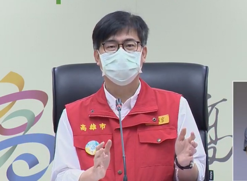 陳其邁指出，高雄疫苗打得快、覆蓋率也高，感謝中央支持在各縣市匡列的額度不變下，「打得快的先領疫苗」。(圖擷自陳其邁臉書)