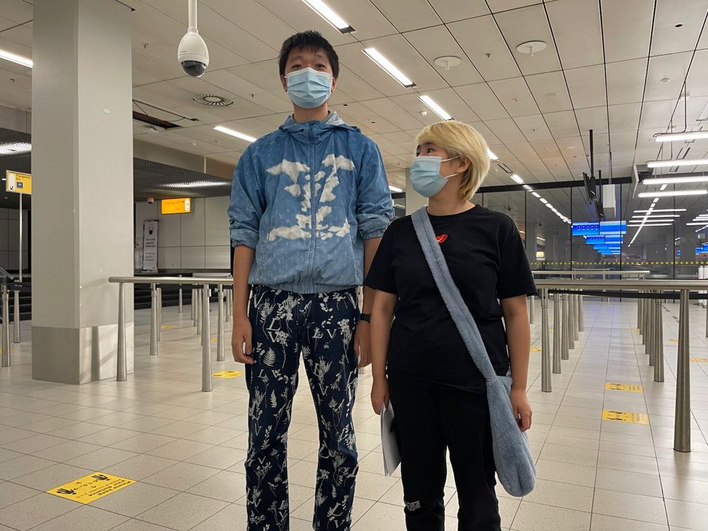 王靖渝和未婚妻吳歡兩人目前已經從烏克蘭抵達荷蘭，正申請庇護。(圖：對華援助協會特別營救小組)