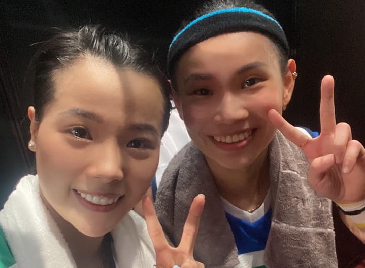 越南羽球女將阮垂玲26日與戴資穎交手，落敗的阮垂玲賽後在臉書貼出合照稱呼戴資穎是她的偶像。 (圖:取自阮垂玲臉書)