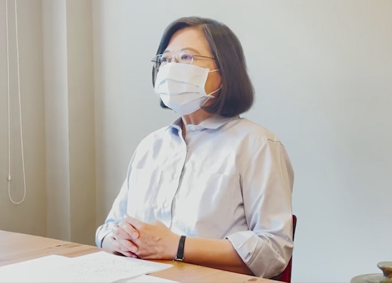 兼任民進黨主席的蔡英文總統28日在中常會上表示，台灣每位選手都全力以赴，無論勝敗，希望大家給予選手最大的鼓勵。(民進黨提供)