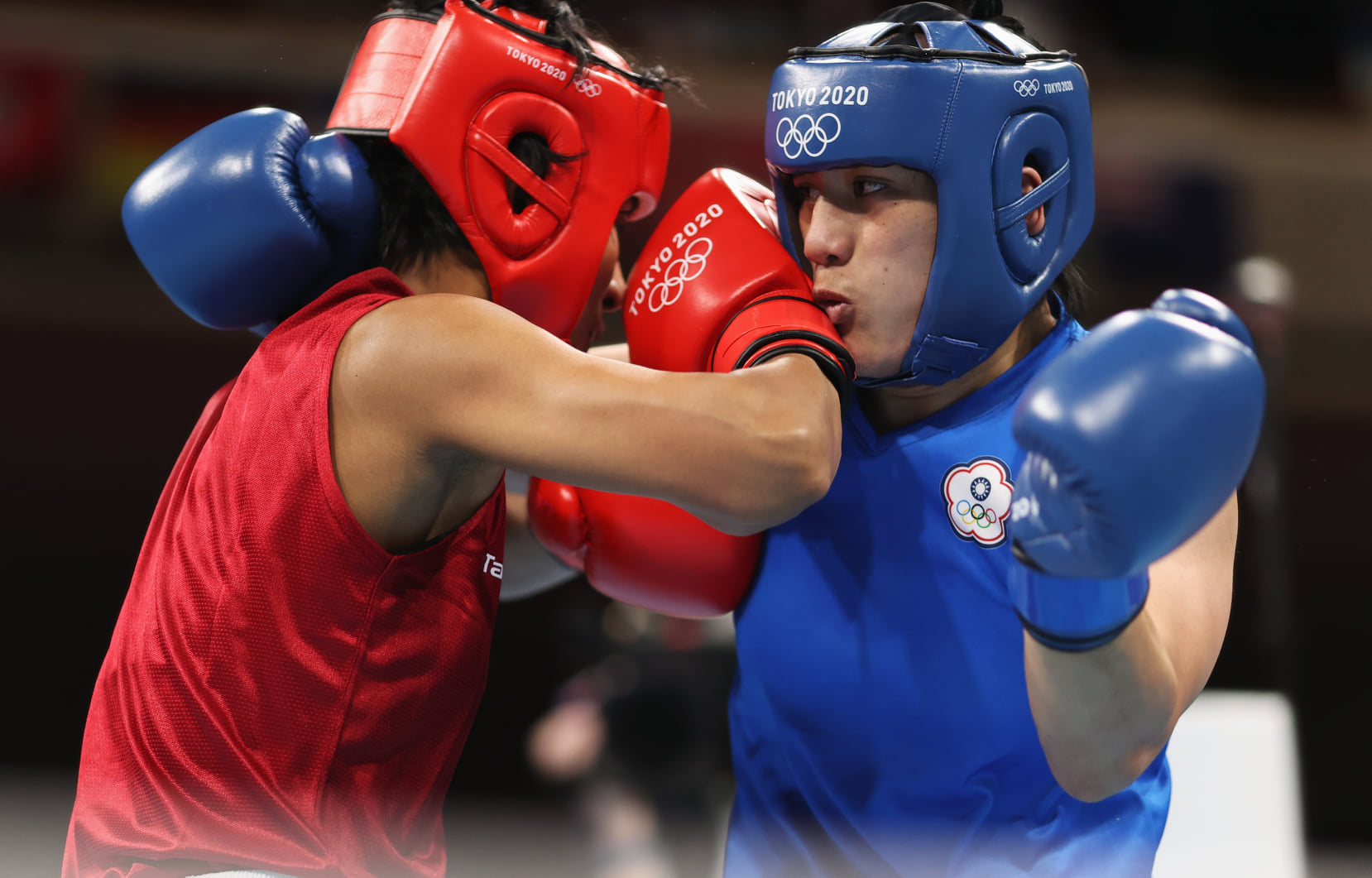 台灣女子拳擊好手陳念琴(右)。(路透社/達志影像)